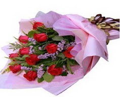 11 adet kirmizi güllerden görsel buket  Adana çiçek gönderme sitemiz güvenlidir 