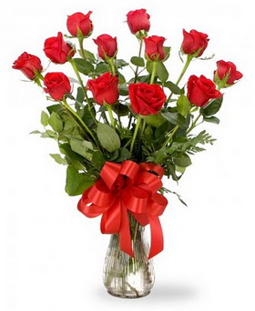  Adana çiçek , çiçekçi , çiçekçilik  12 adet kırmızı güllerden vazo tanzimi