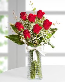 Cam vazoda 7 adet kırmızı gül  Adana çiçek , çiçekçi , çiçekçilik 