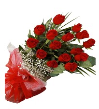15 kırmızı gül buketi sevgiliye özel  Adana çiçek gönderme sitemiz güvenlidir 
