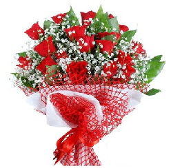 11 kırmızı gülden buket  Adana 14 şubat sevgililer günü çiçek 