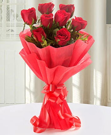 9 adet kırmızı gülden modern buket  Adana İnternetten çiçek siparişi 