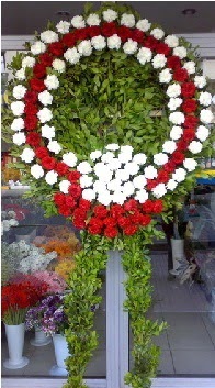 Cenaze çelenk çiçeği modeli  Adana anneler günü çiçek yolla 