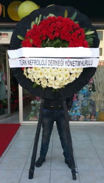 Cenaze çiçek modeli  Adana çiçek siparişi sitesi 